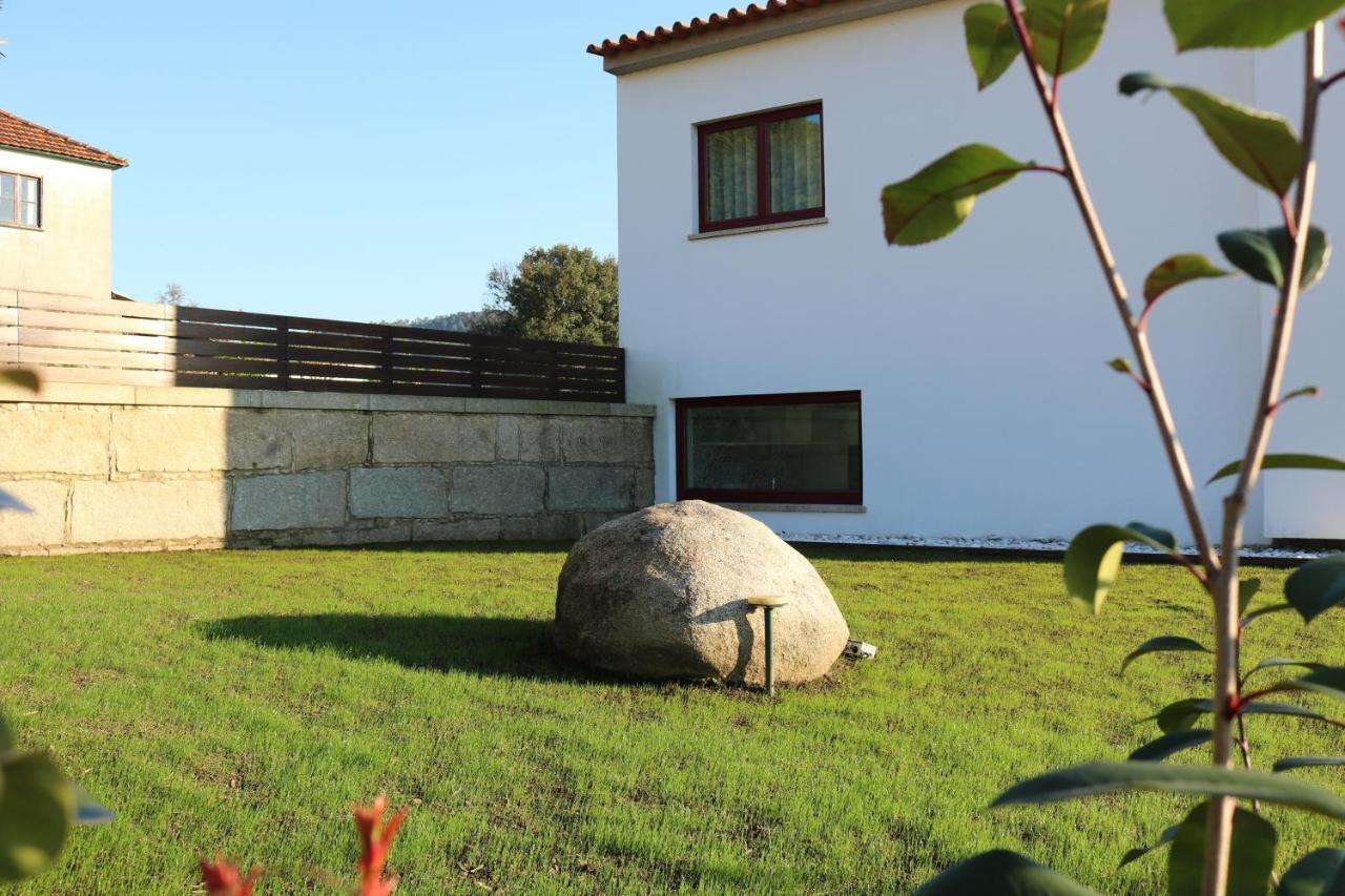 Villa Tavares Suites Arouca Exterior photo
