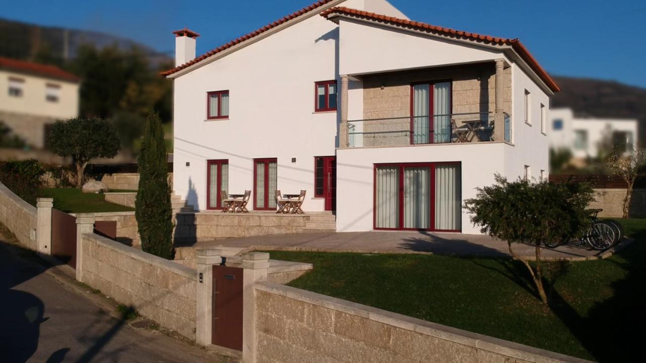 Villa Tavares Suites Arouca Exterior photo